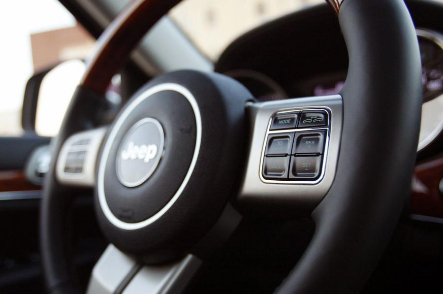  Jeep Grand Cherokee 2011 года  (фото 62 из 91)